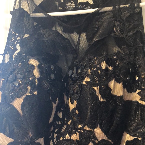 Black and beige illusion dress - Picture 5 of 6